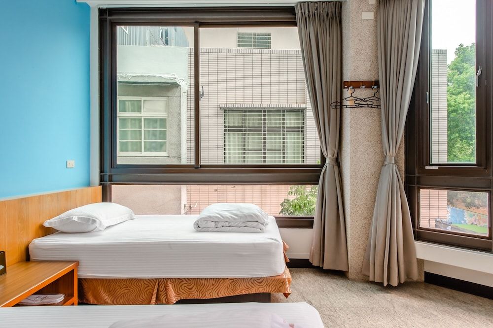 Lightness Hotel Twin Room, City View 8