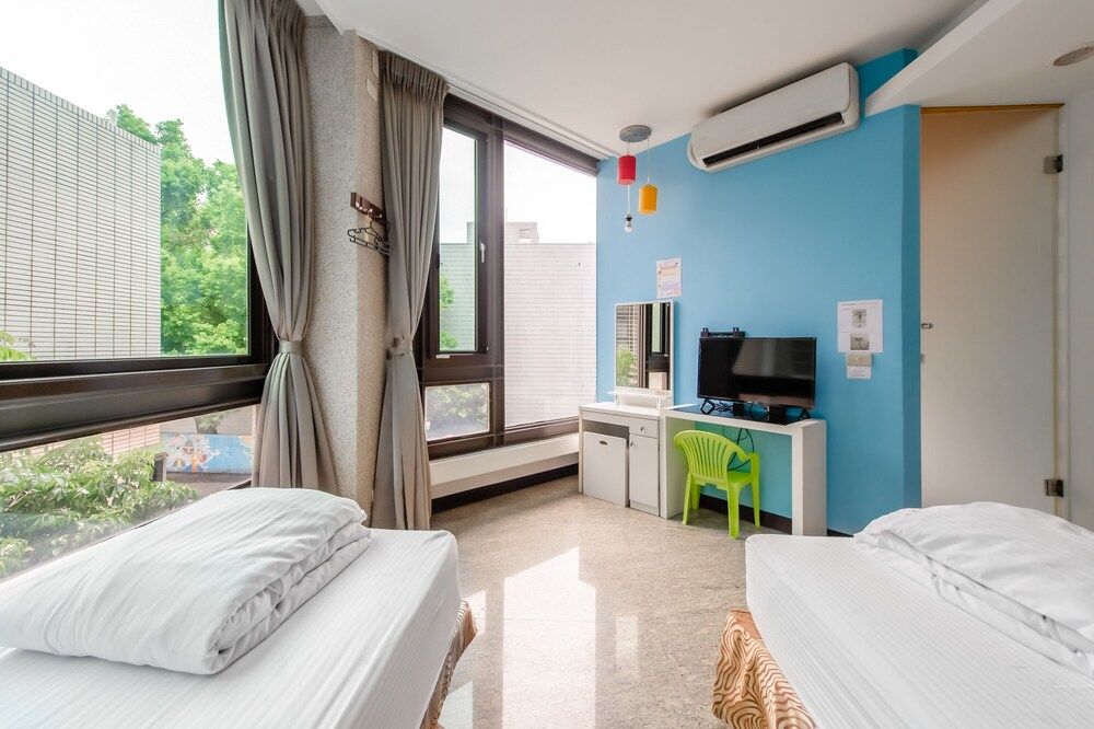 Lightness Hotel Twin Room, City View 7