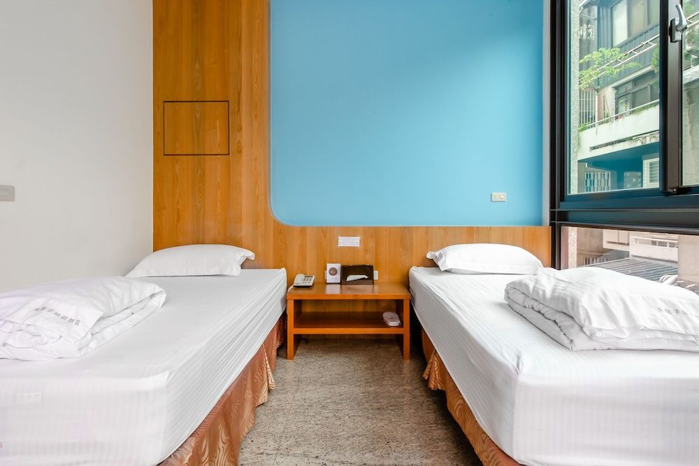 Lightness Hotel Twin Room, City View 6