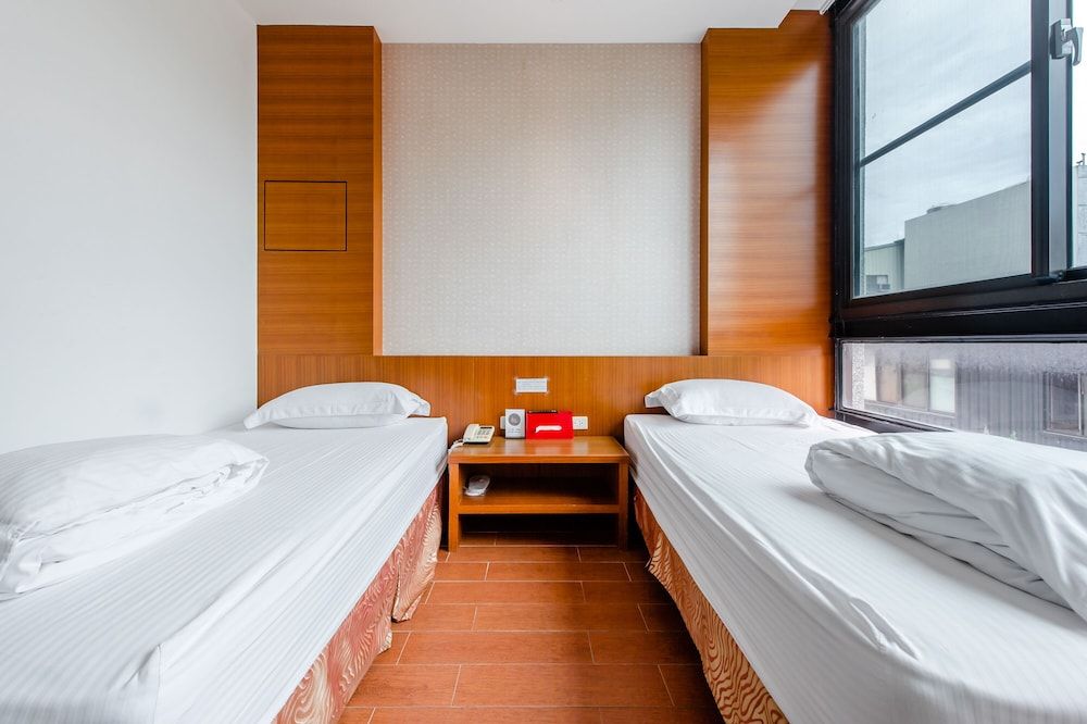 Lightness Hotel Twin Room, City View 3