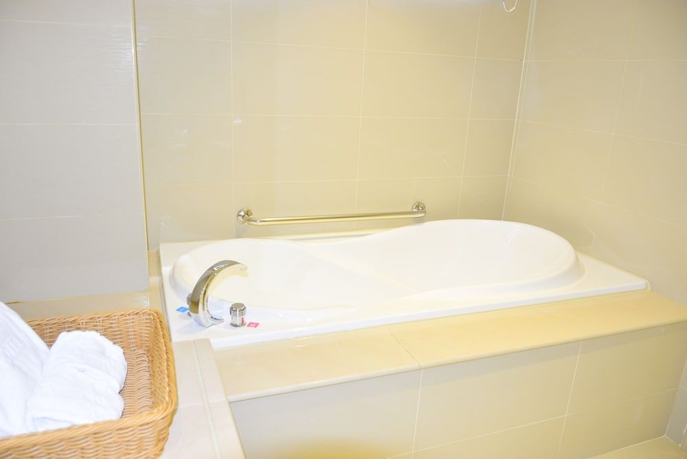 Ali Mountain Oriental Pearl International Hotel Deluxe Suite, 1 Queen Bed, Non Smoking 9