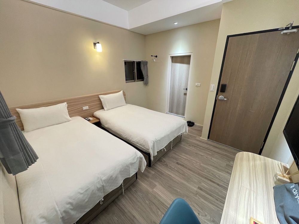 Shuntai Inn Twin Room 3