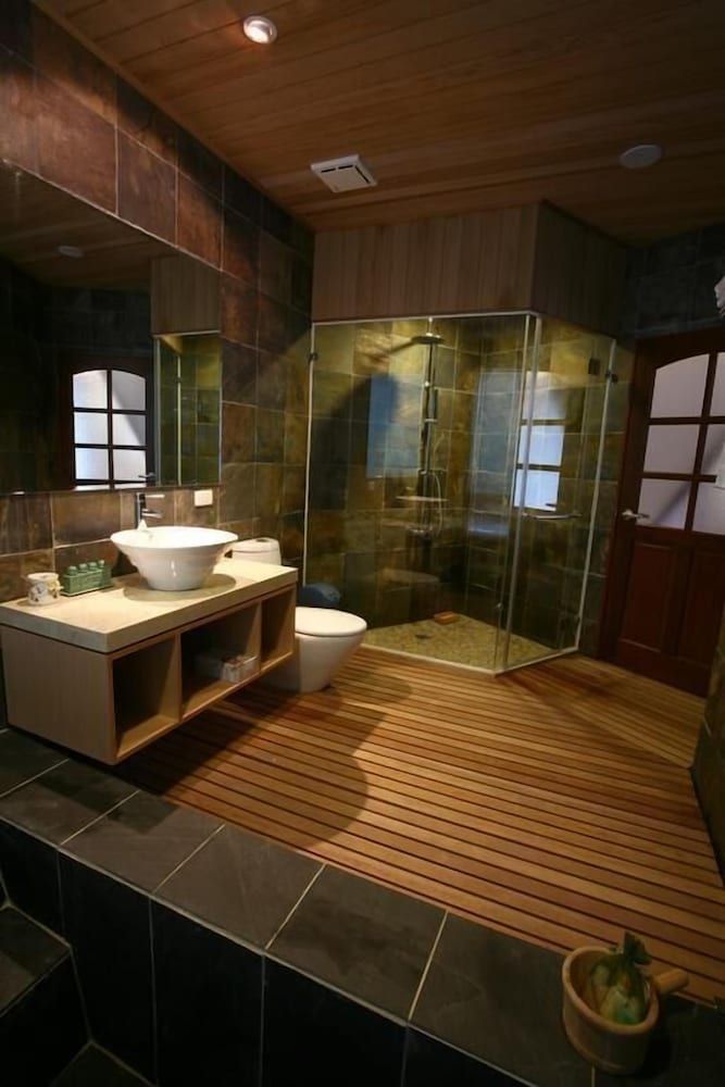 Tree Lake B&B Romantic Double Room 4