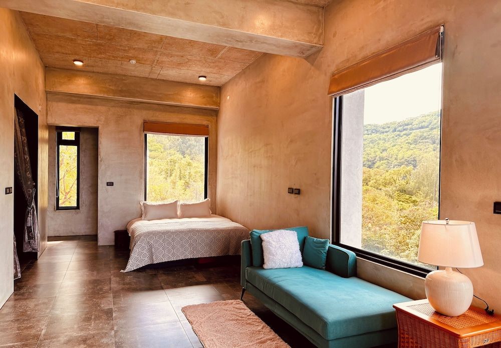 Zephyr Homestay Elite Double Room 5