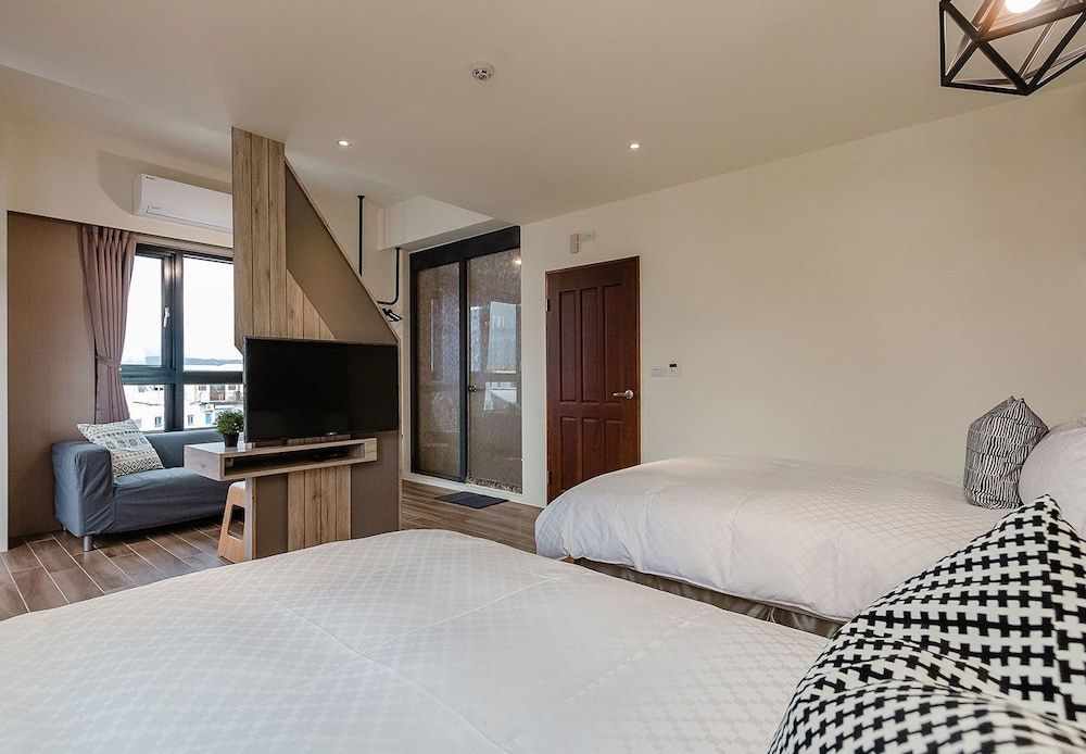 Xiao Tian Di Homestay Classic Quadruple Room, 2 Double Beds, Balcony 5