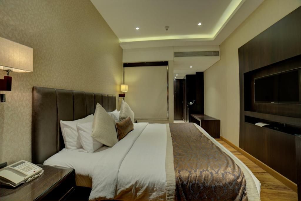 Executive Queen Room