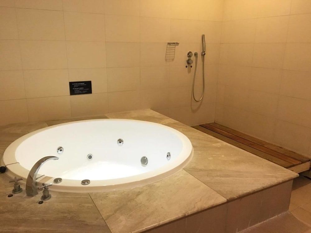 Her Home Spa Motel Douliu Business Quadruple Room, Non Smoking 4