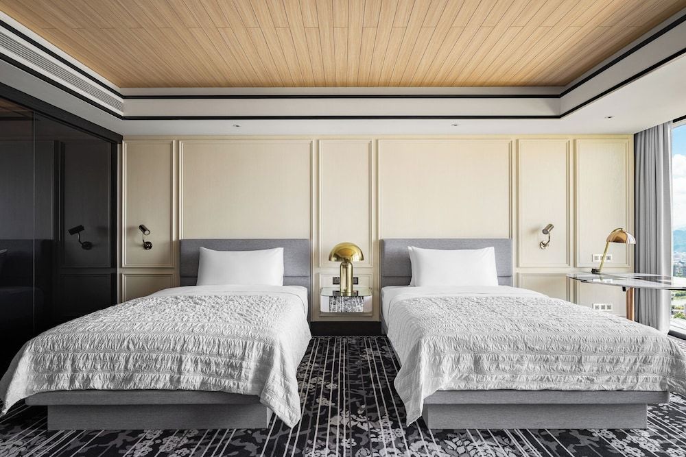 Deluxe Room, 2 Queen Beds, Non Smoking, City View