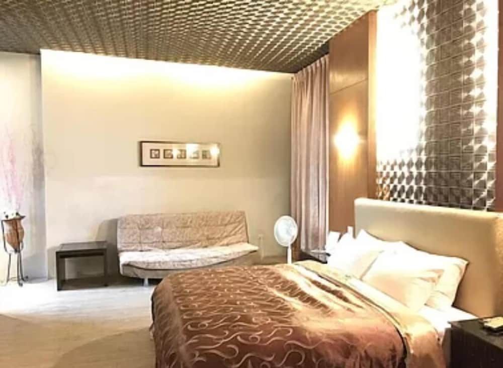 Hiye Motel Standard Double Room 3