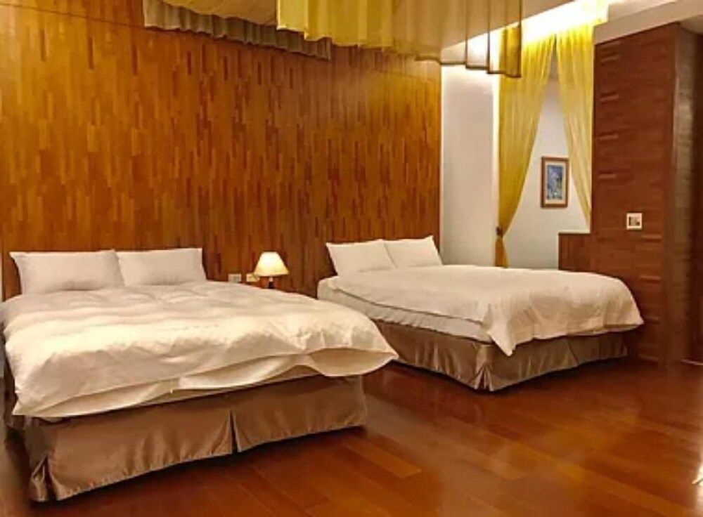 Hiye Motel Deluxe Quadruple Room 5