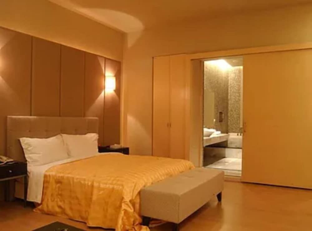 Hiye Motel Standard Double Room 4