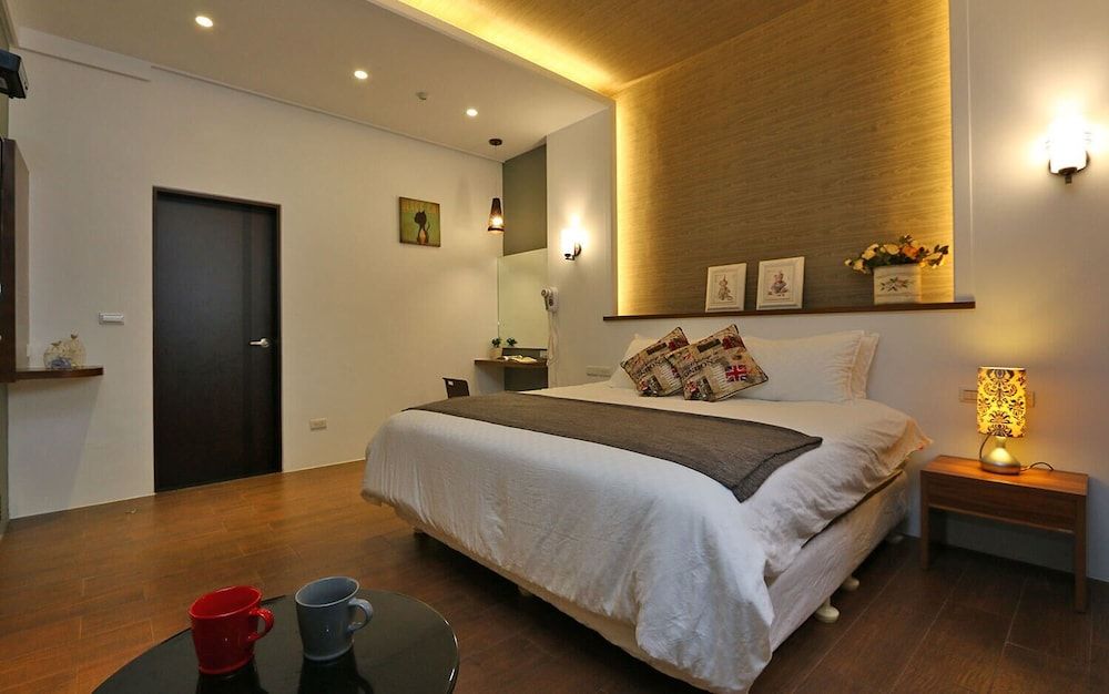 Double Room (102)