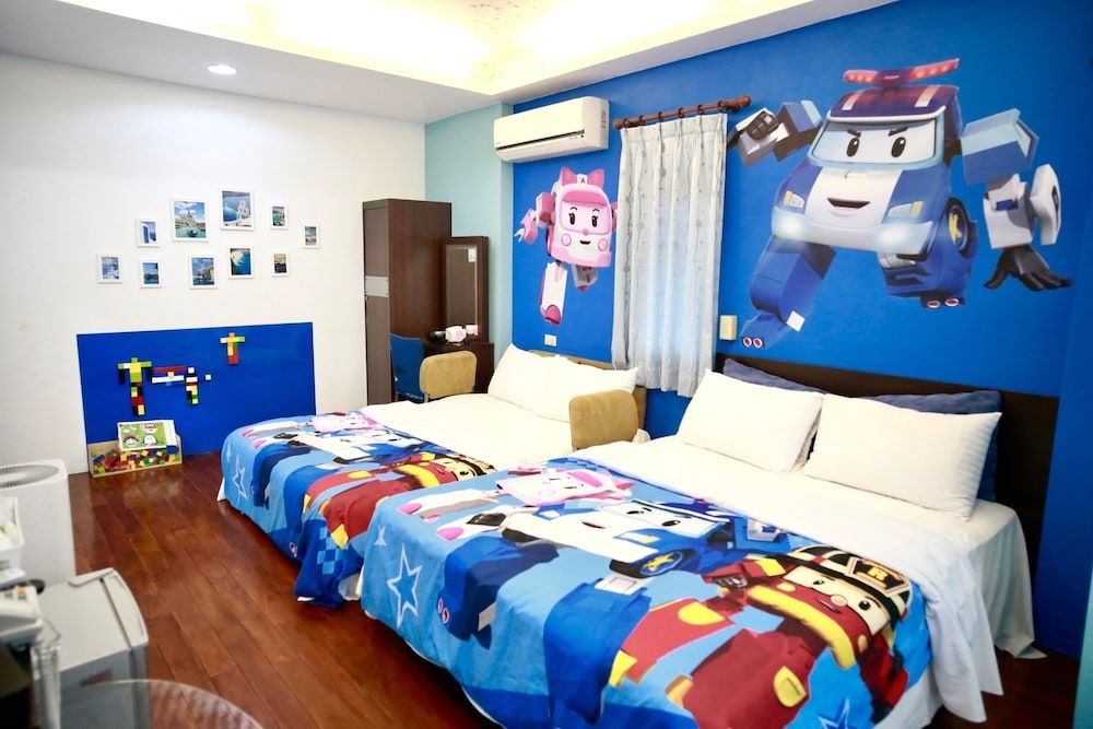 Club Quadruple Room