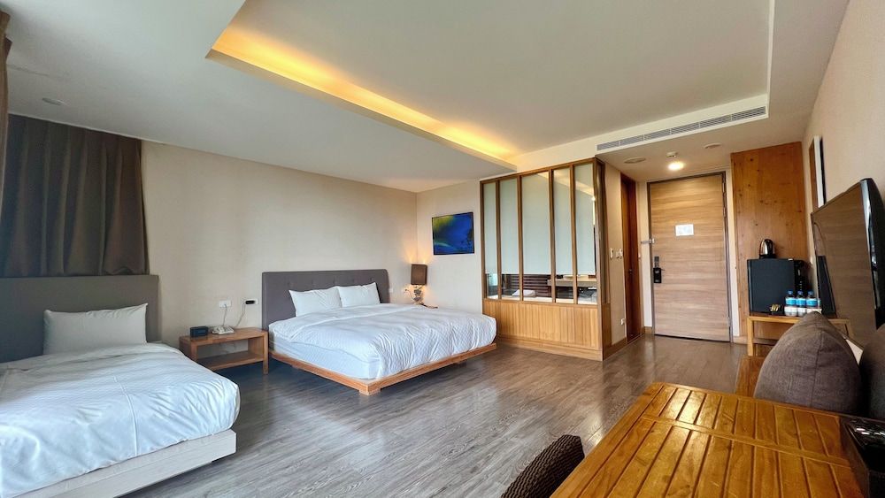 Sinasera Resort Classic Triple Room, Multiple Beds, Mountain View 4