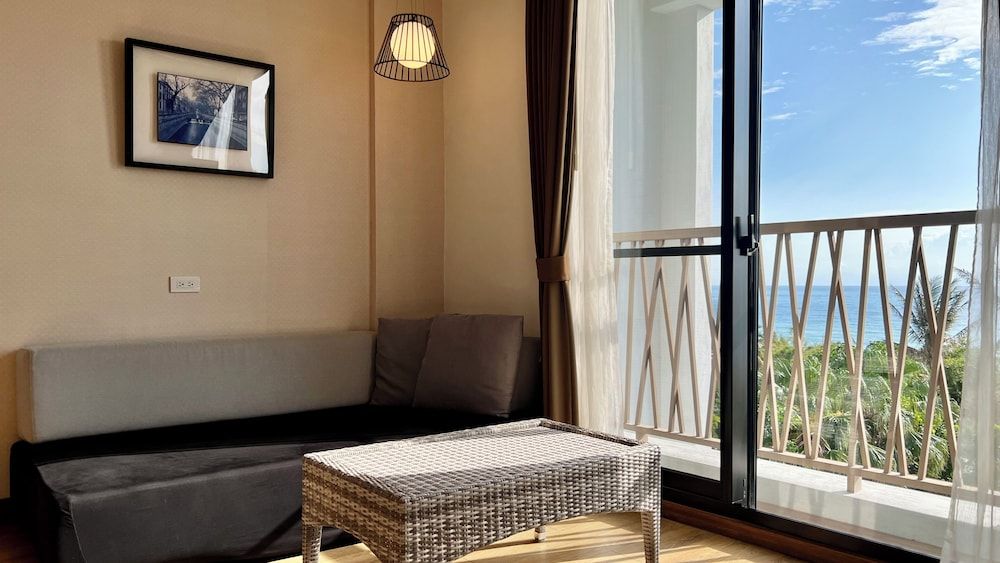 Sinasera Resort Executive Double Room, 1 King Bed, Ocean View, Tower 5