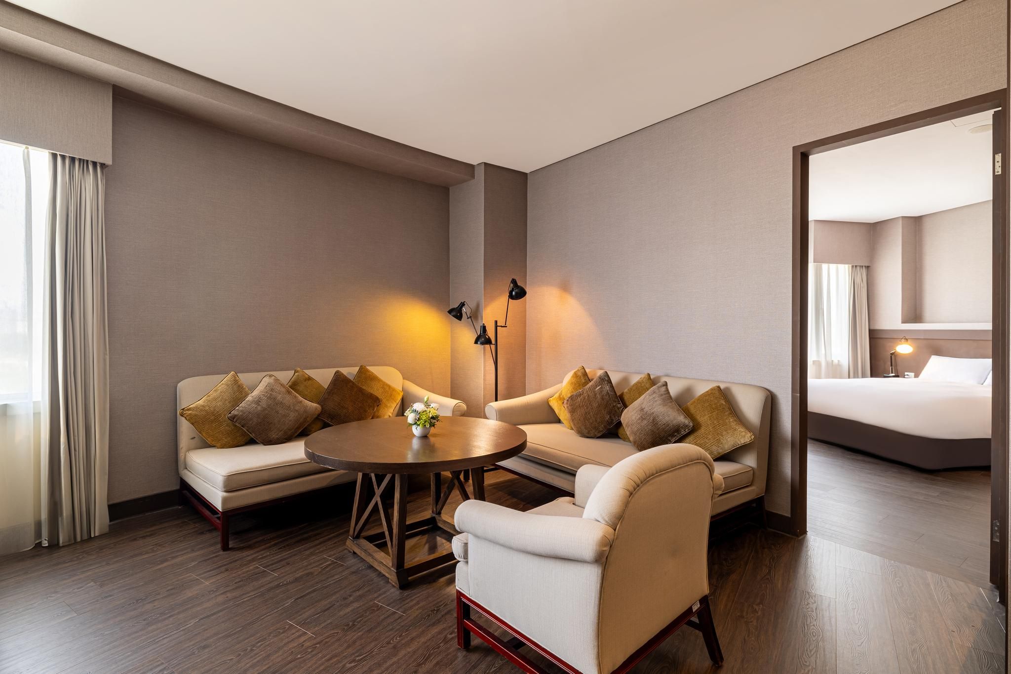 Deluxe Suite - Non-Smoking