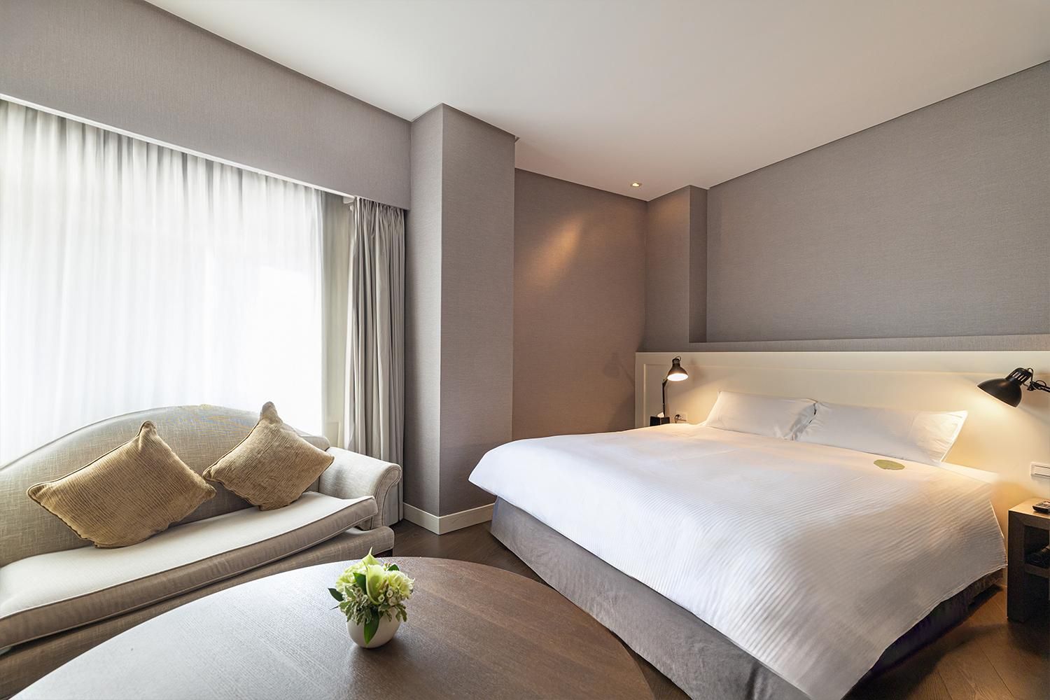 Deluxe Room with King Bed - Non-Smoking