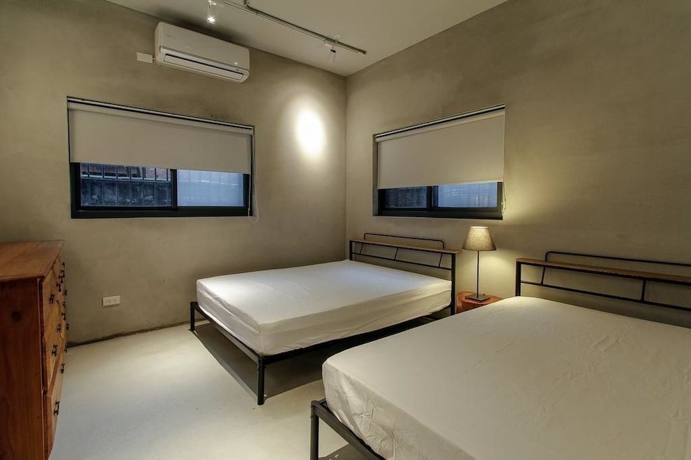 The Grey Loft One Quadruple Room 8