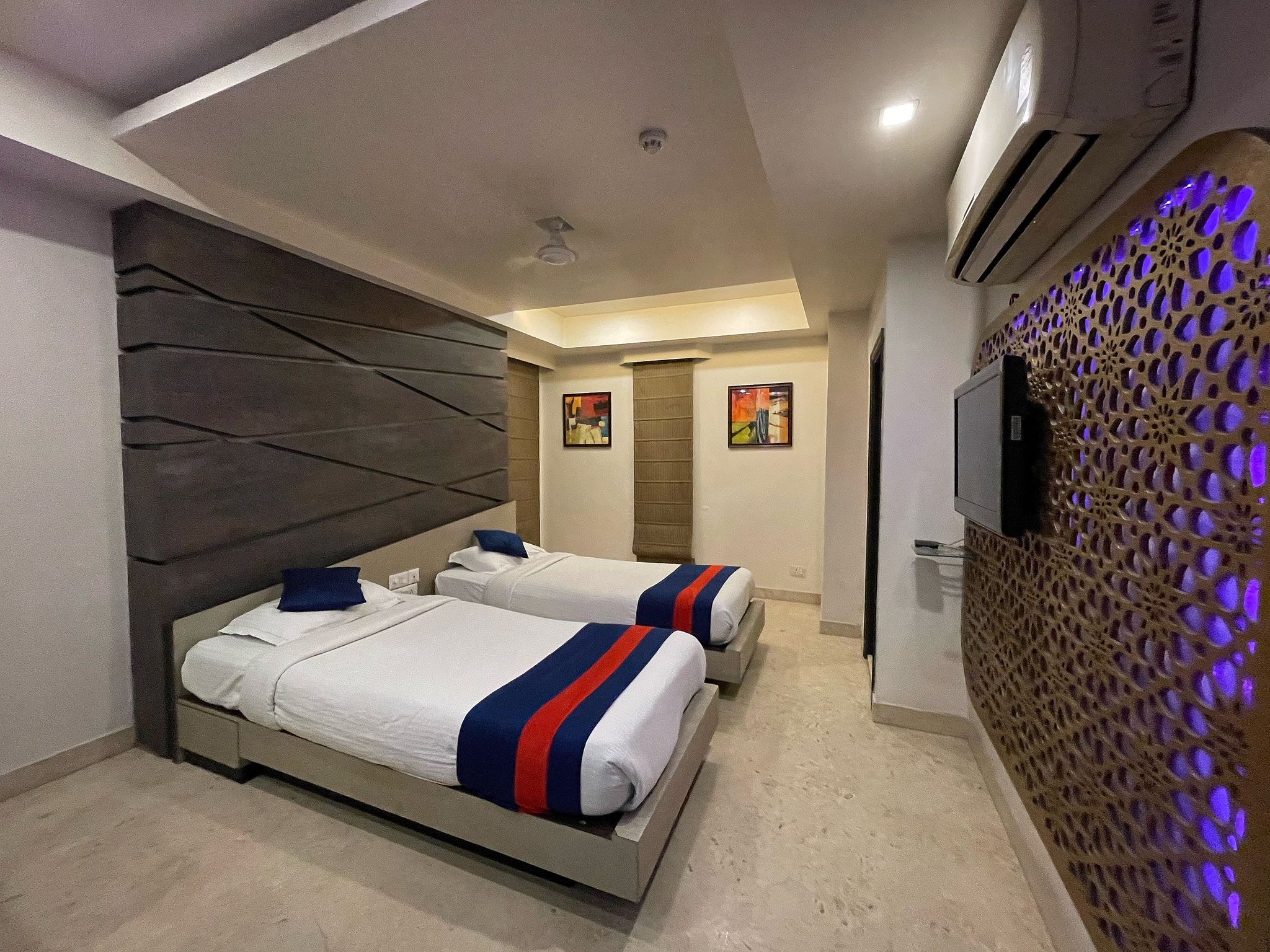 HOTEL ASTON INTERNATIONAL Deluxe Room with Free Wi-fi