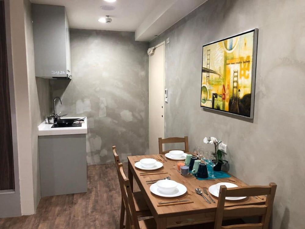Homy Inn Zhongxiao Dunhua Superior Family Quadruple Room 2