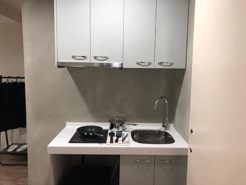Homy Inn Zhongxiao Dunhua Superior Family Quadruple Room 3