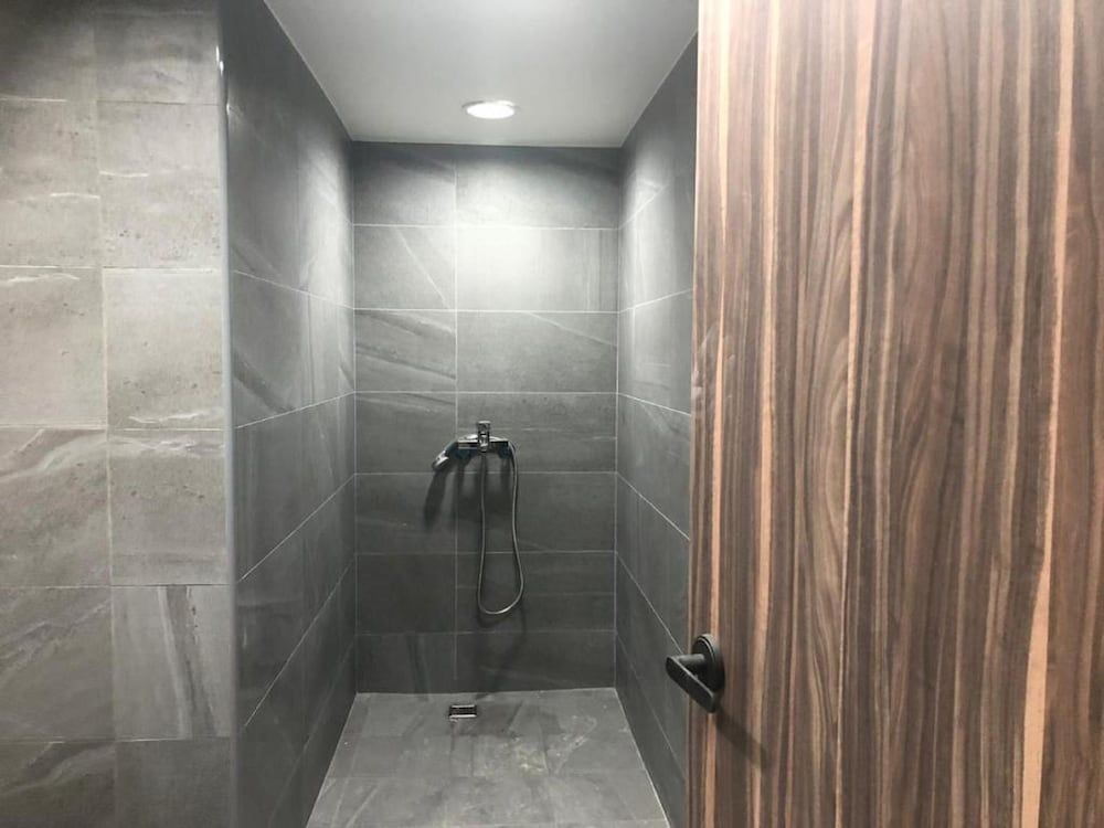 Homy Inn Zhongxiao Dunhua Superior Family Quadruple Room 4