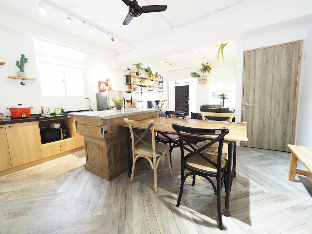 undefined BadeBade 8