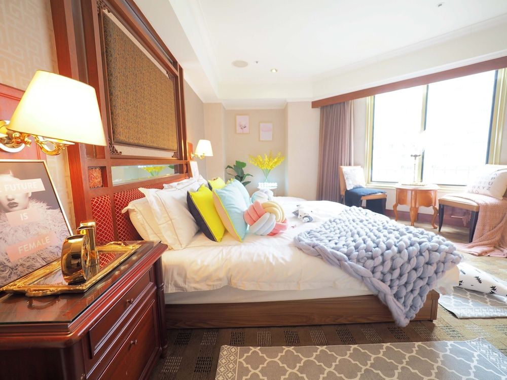 undefined Capital Family 5