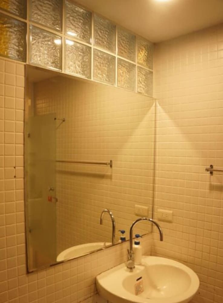 undefined The Bay Inn 5