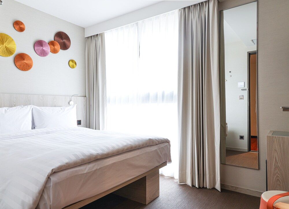 Royal Jade Boutique Hotel