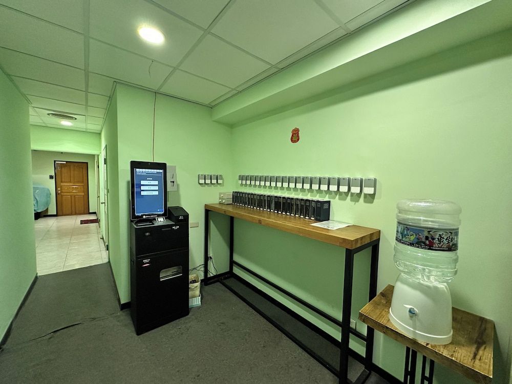 undefined CZ Inn 101-4 5