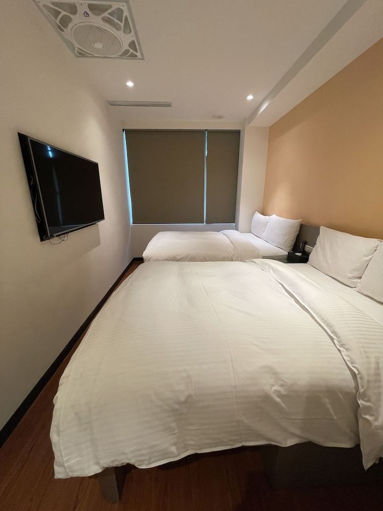 undefined CZ Inn 101-4