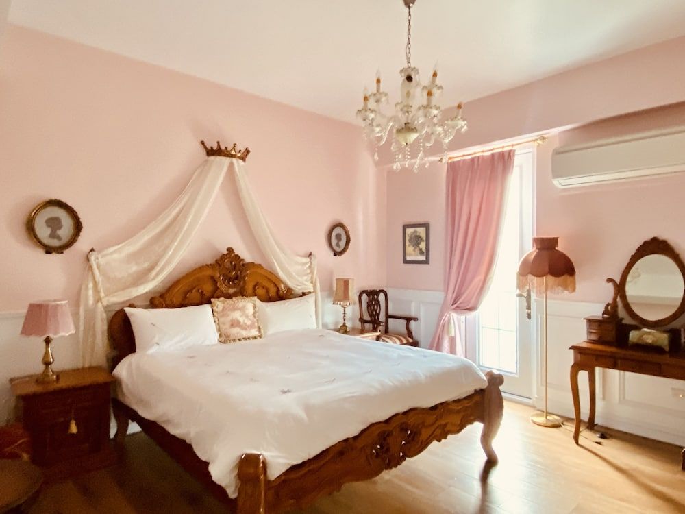 Luxury Double Room (Iris)