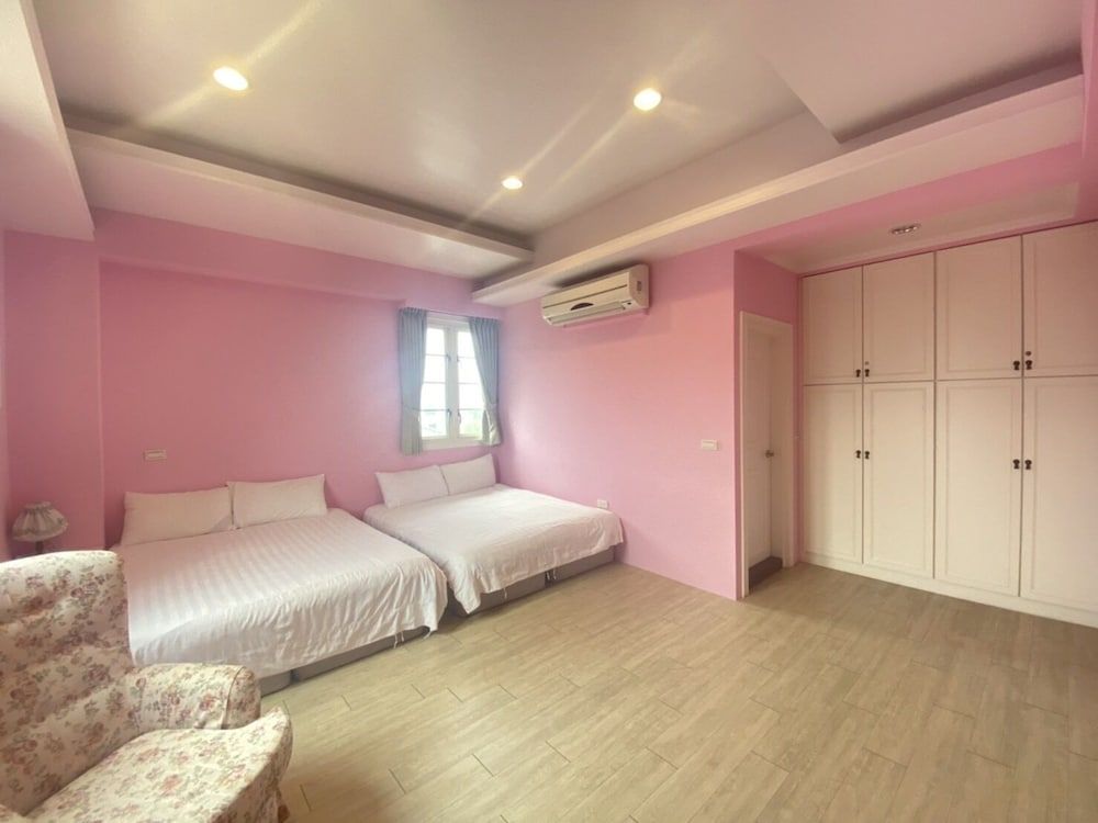 Isaalice Slip and Slide B&B Comfort Quadruple Room