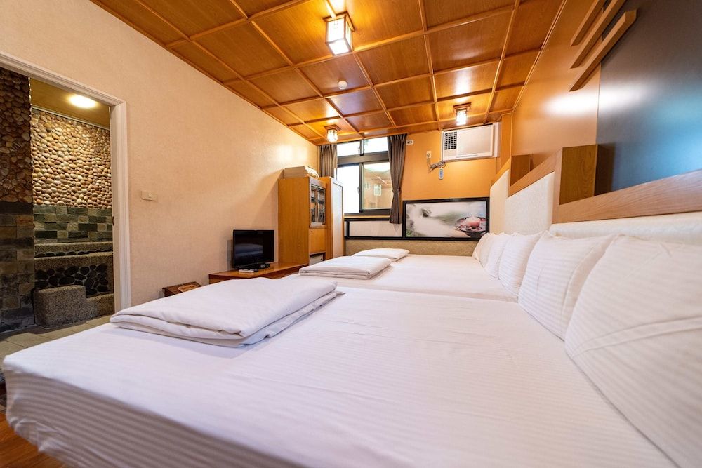 Shankou Hotspring Hotel Family Suite, Multiple Beds, Non Smoking 2