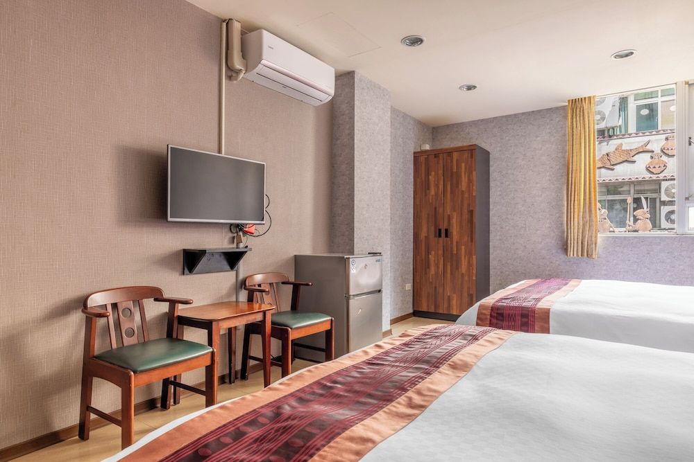 Song He Hotel Superior Quadruple Room