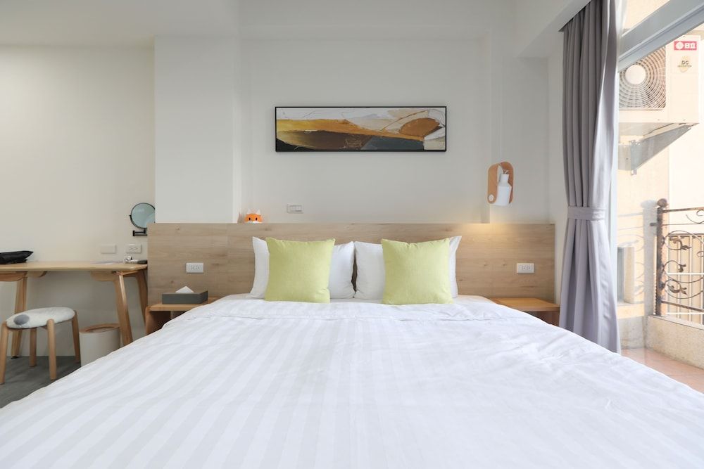 EasyInn Junior Double Room, 1 Queen Bed 6