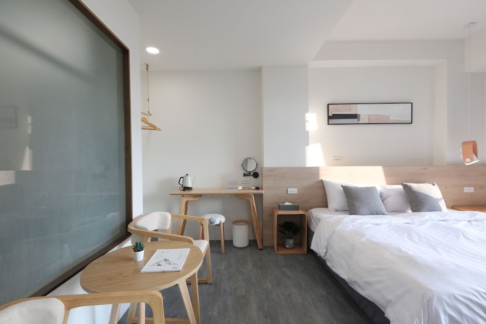 EasyInn Junior Double Room, 1 Queen Bed 12