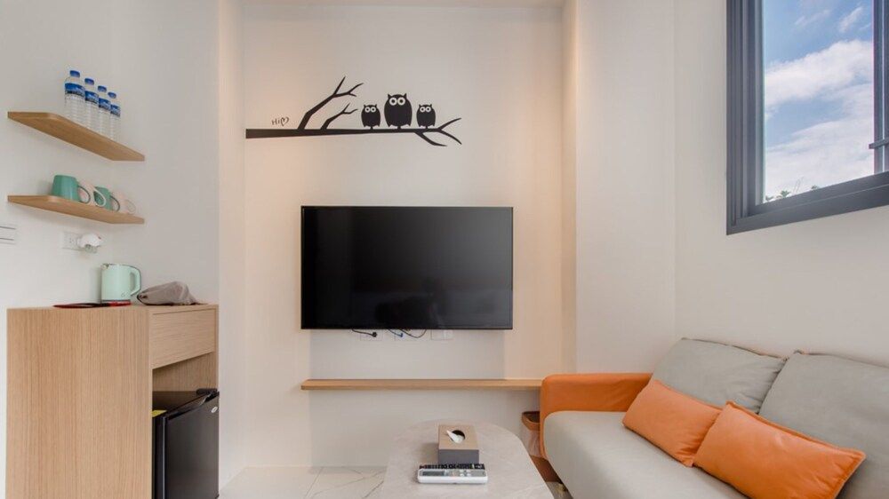 Nicewalk B&B Street View Quadruple Room with Balcony 7