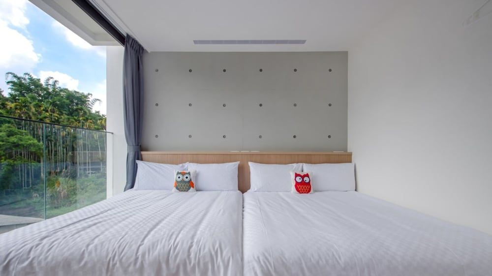 Nicewalk B&B Street View Quadruple Room with Balcony 3