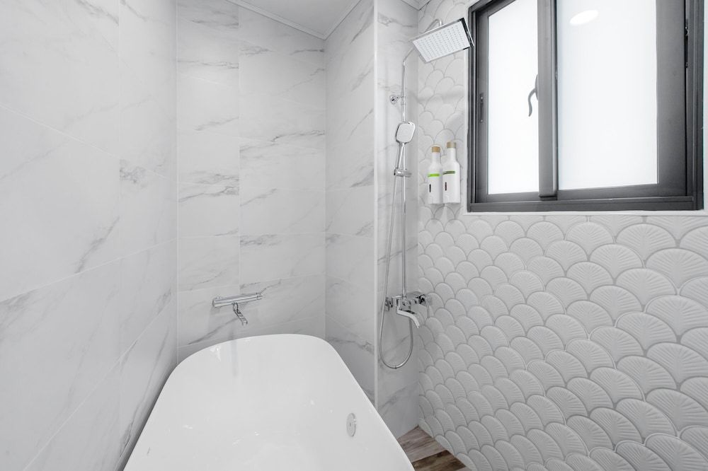 Water House Family Quadruple Room, Bathtub, Lake View 17