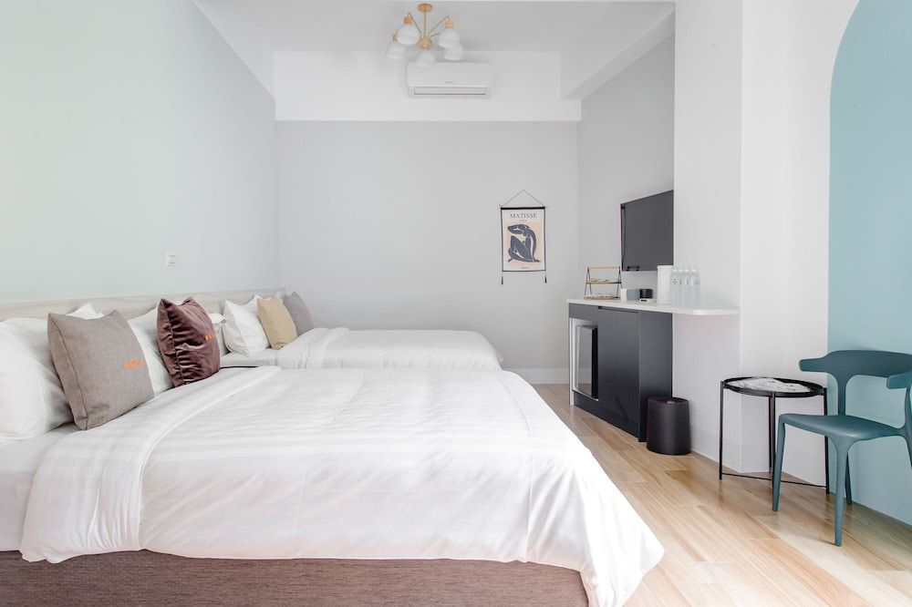 Water House Quadruple Room, Mountain View 2