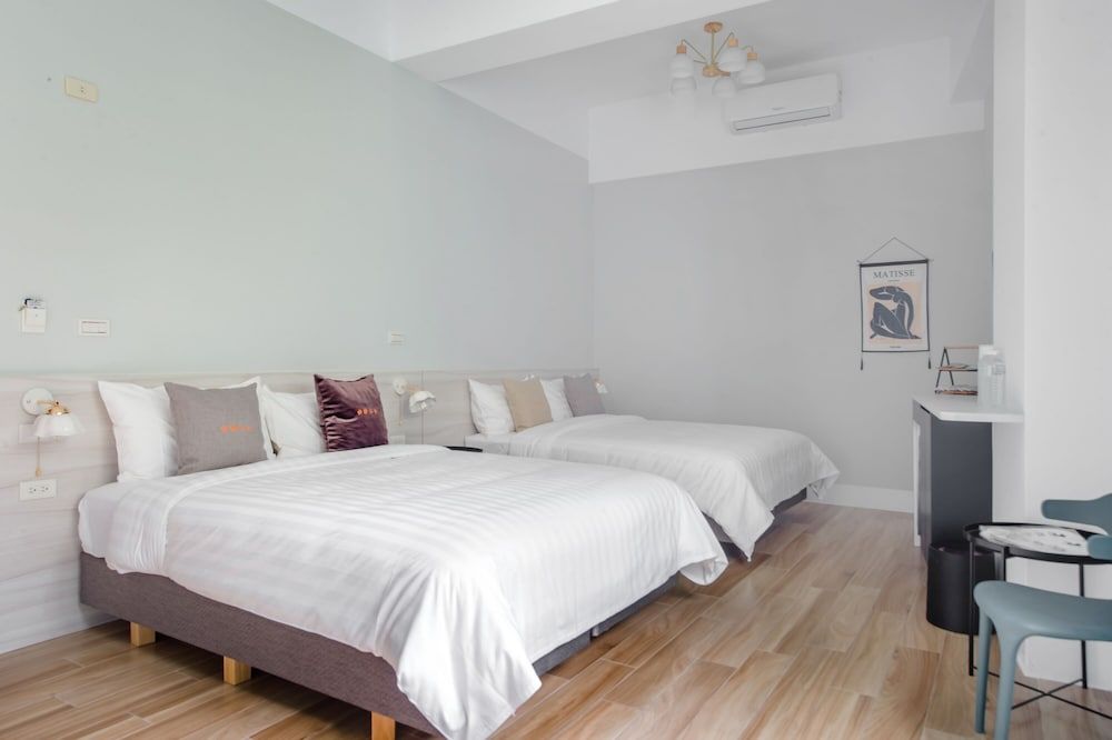 Water House Quadruple Room, Mountain View 7