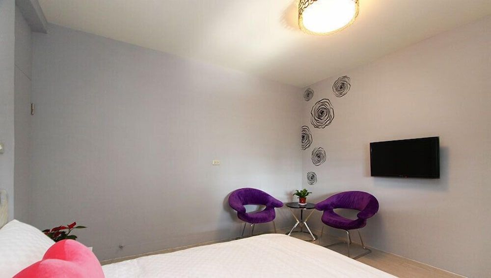 Double Room, Shared Bathroom (Gray)