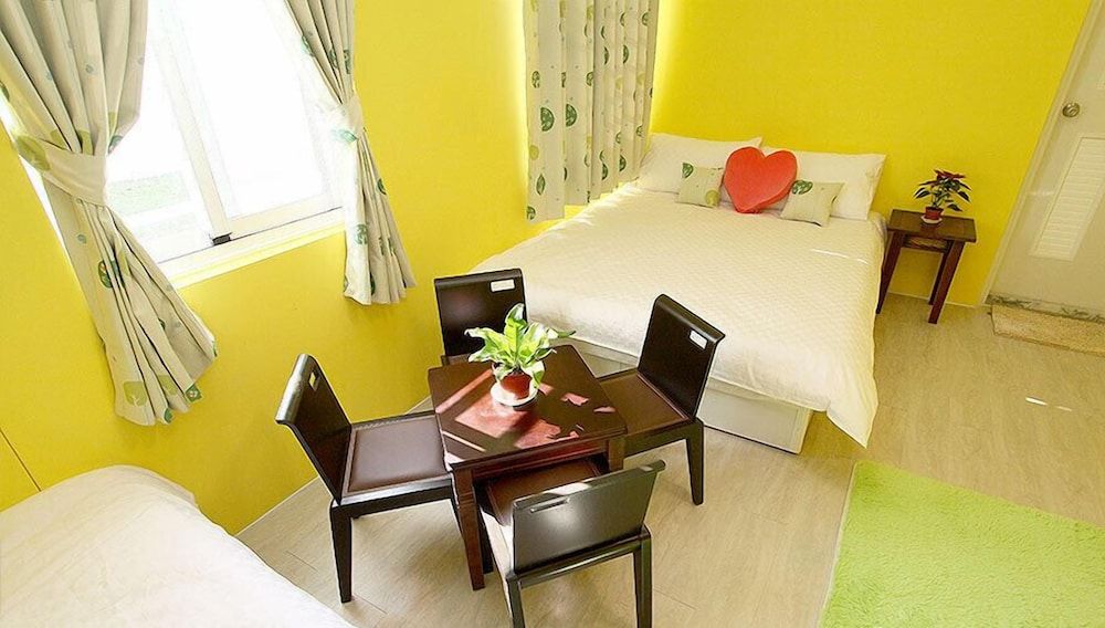 Quadruple Room (Lemon)