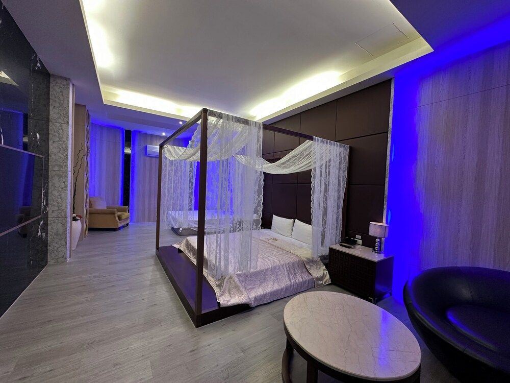 Amani SPA Boutique Motel Deluxe Quadruple Room 8