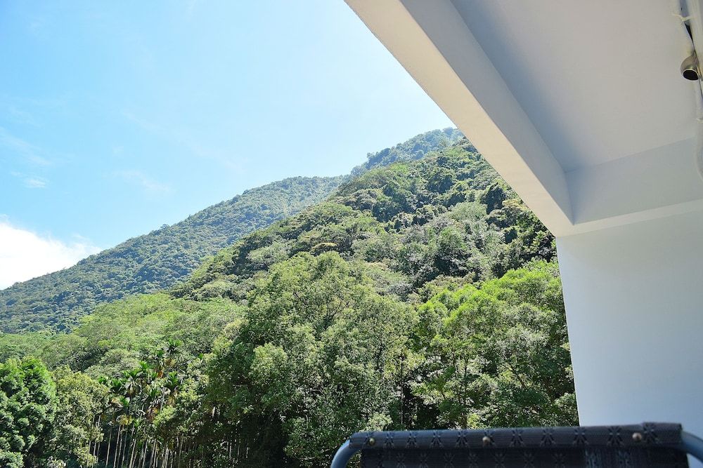 PULI GuanPu Fallsview Stay House Design Double Room, Non Smoking 8