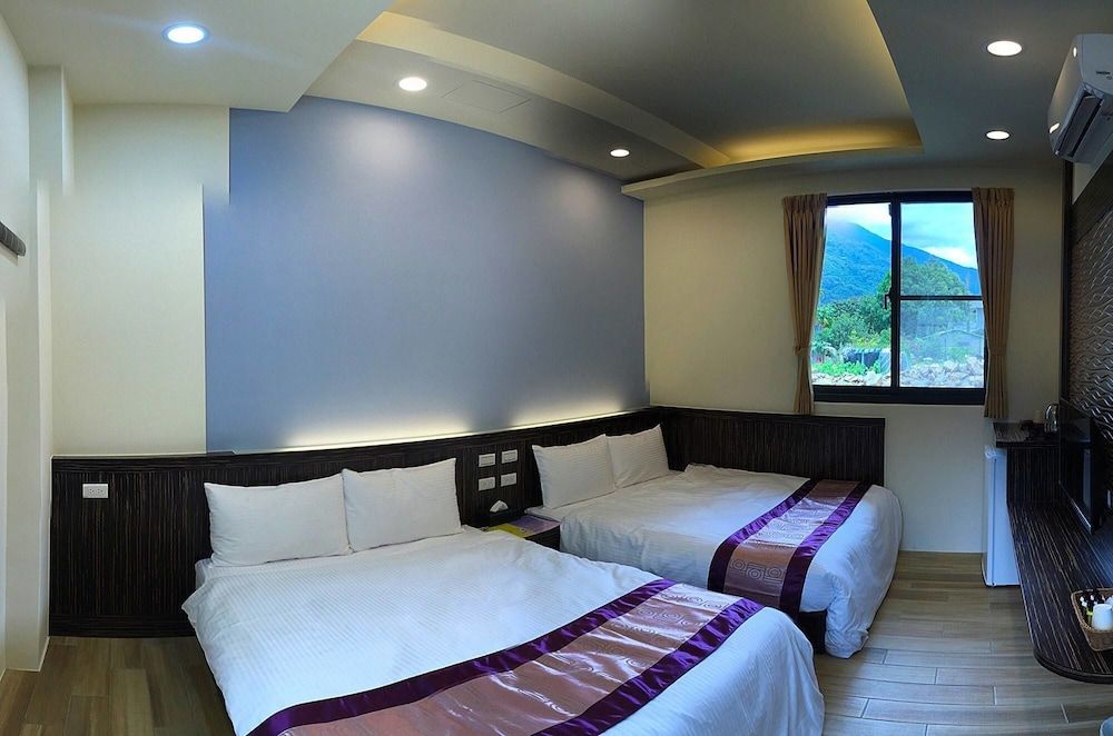 PULI GuanPu Fallsview Stay House Classic Quadruple Room, Non Smoking 5