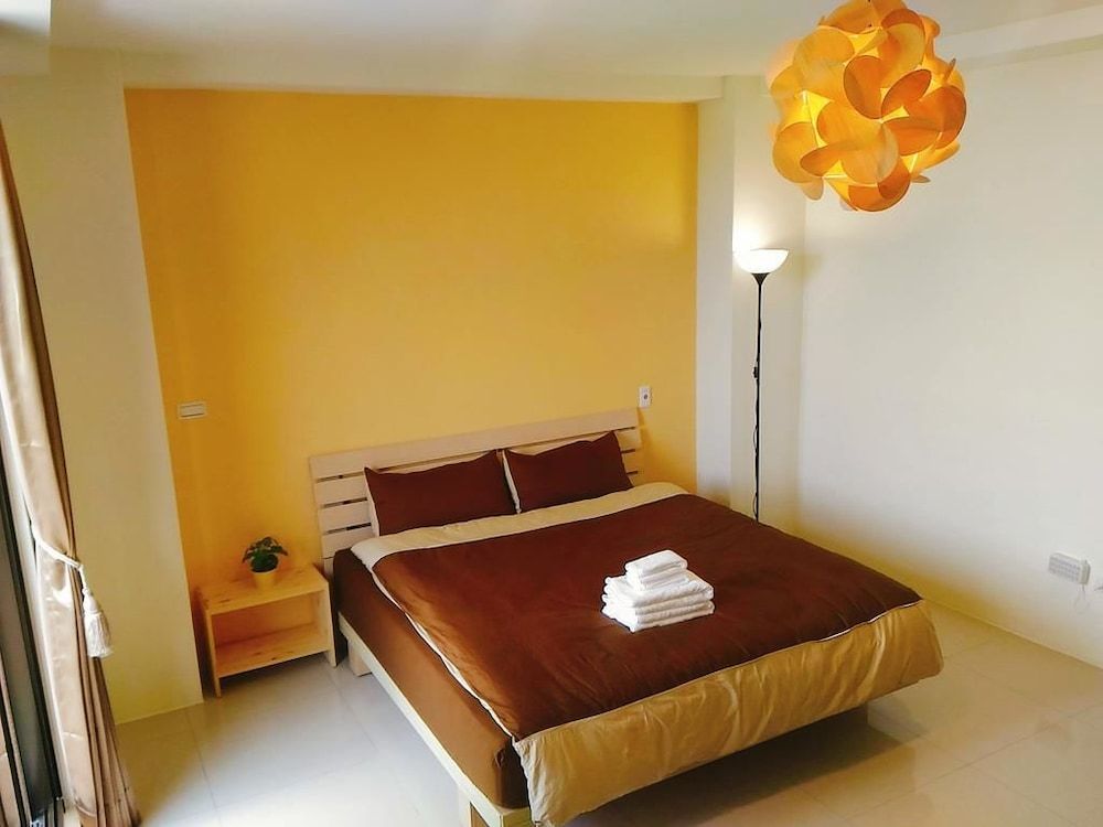Basic Double or Twin Room, 1 Queen Bed with Sofa bed, Non Smoking, Balcony