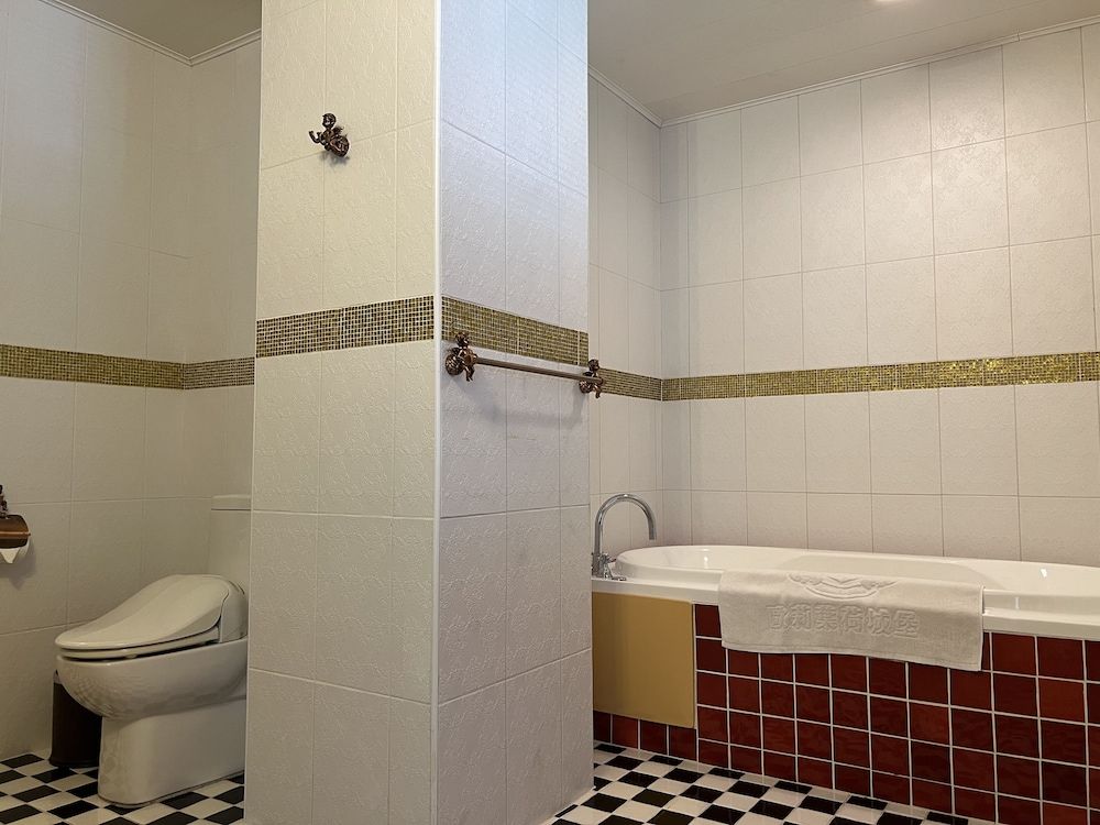 olliere castle Deluxe Double Room 4